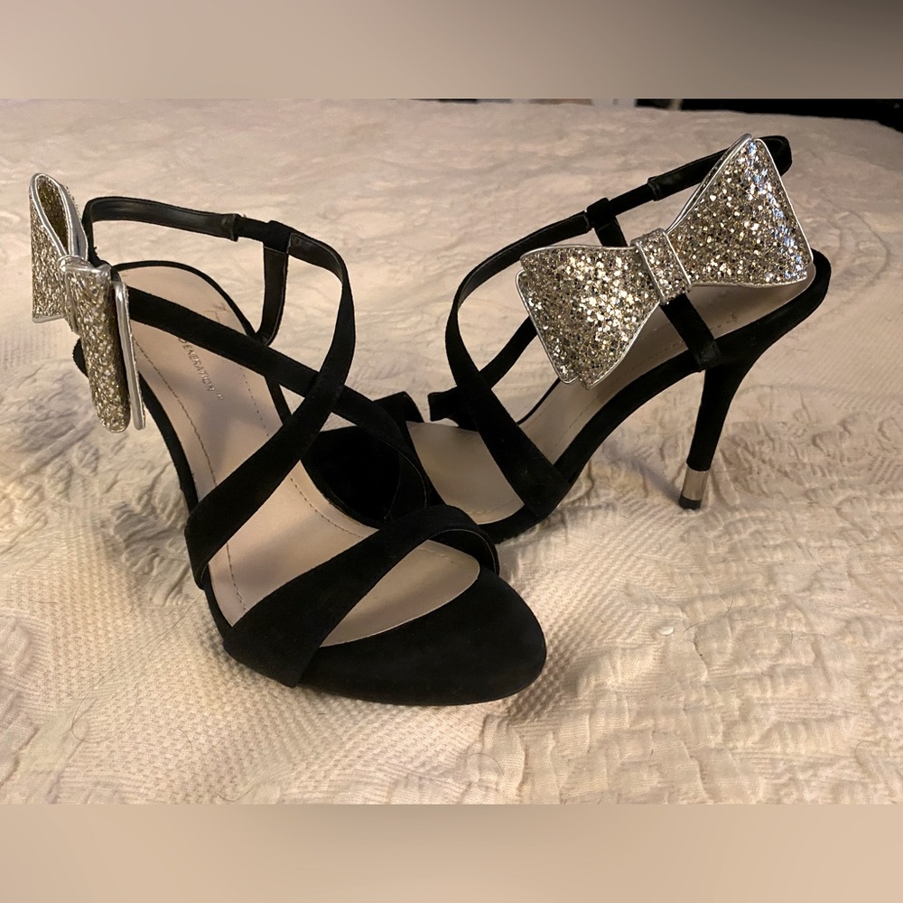 BCBG big silver sparkly bow sandales heels in black